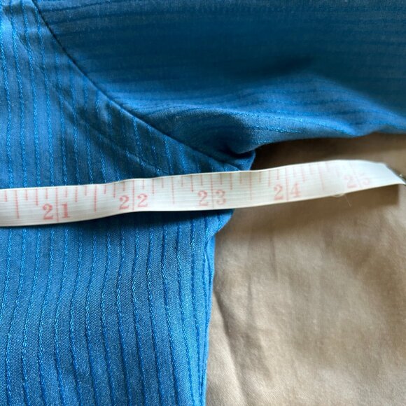 Van Heusen Mens Fitted Satin Stripe 70% Poly 30% Cotton Ocean Blue Dress Shirt - Picture 8 of 13